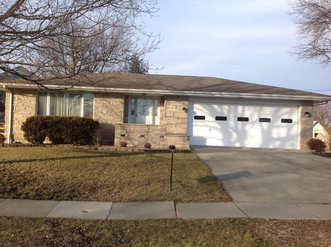 106 Main St., Thomasboro, IL 61878