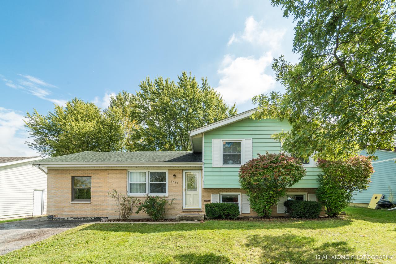 1841 Nottingham Dr., Aurora, IL 60505