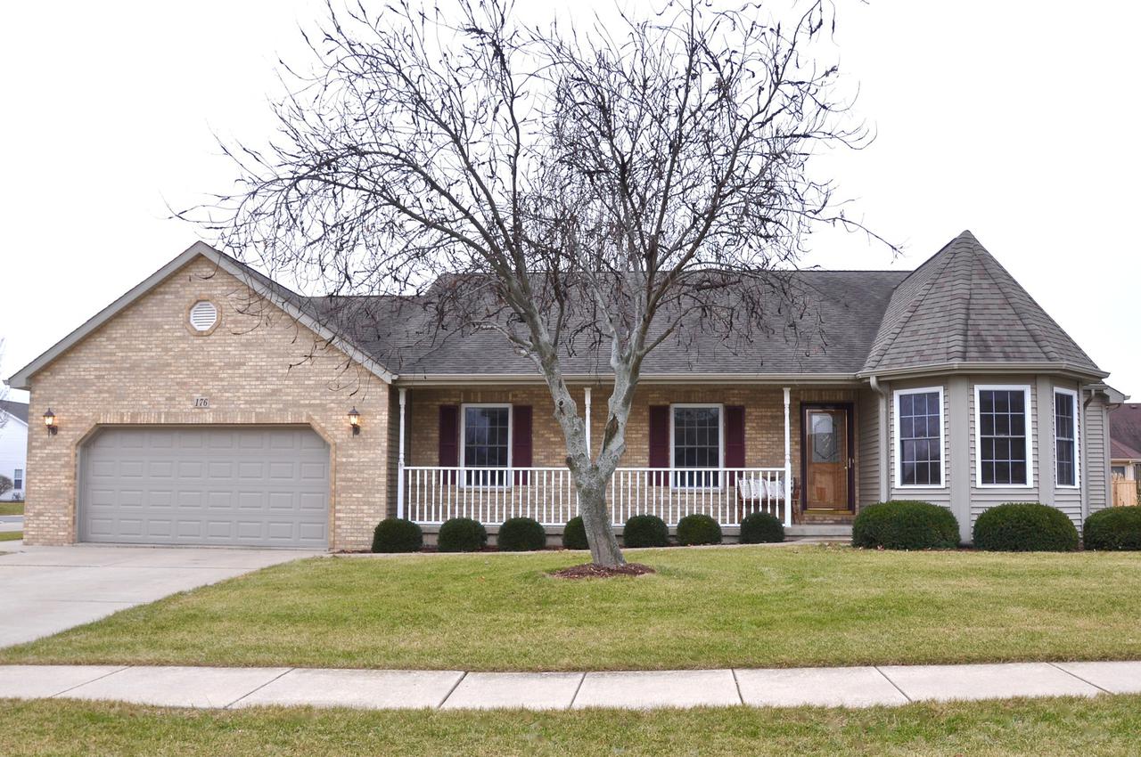 176 Ashwood Dr., Sycamore, IL 60178
