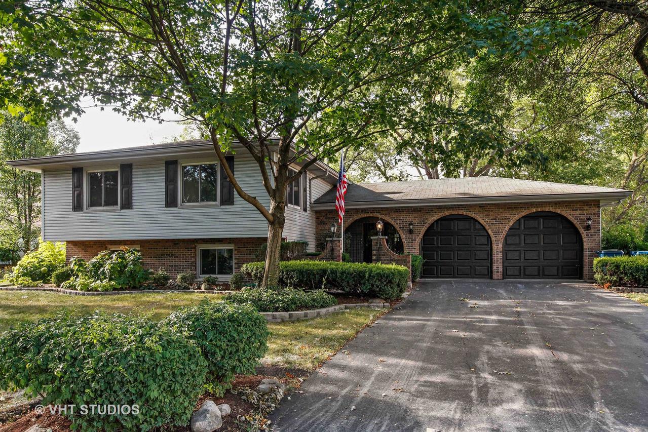 1331 Oak Hill Rd., Downers Grove, IL 60515