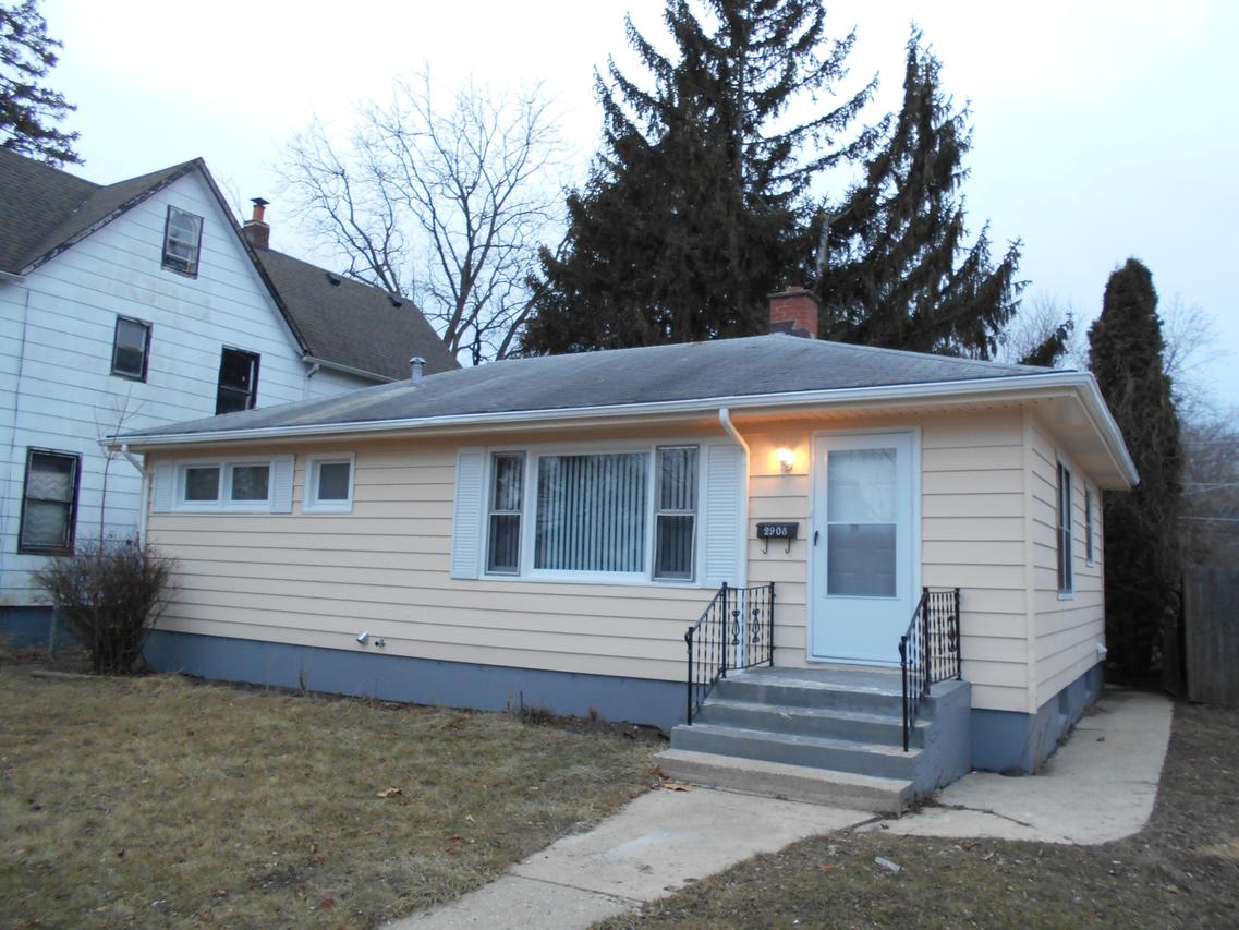 2908 Ezekiel Ave., Zion, IL 60099