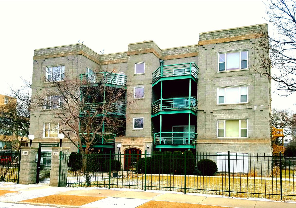 900 E 62nd St. #3W, Chicago, IL 60637