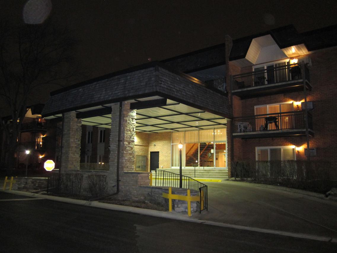 4250 Saratoga Ave. #L108, Downers Grove, IL 60515