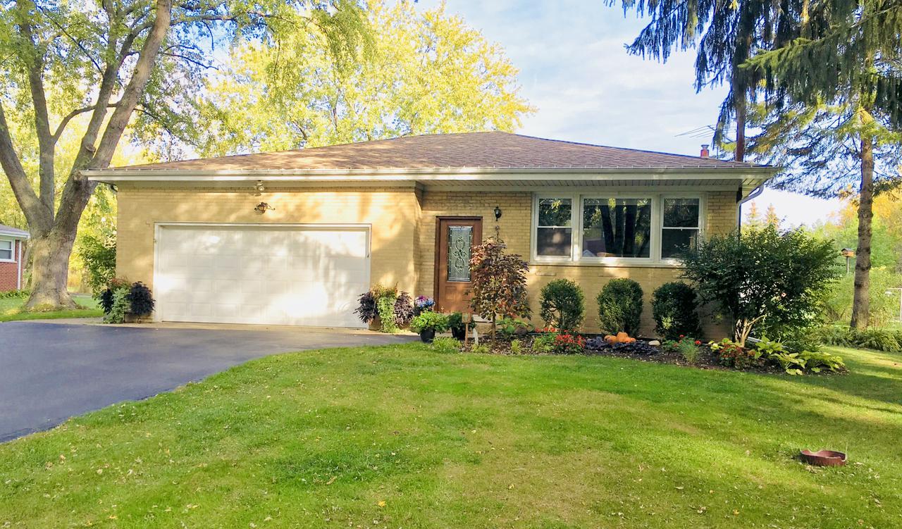3021 Jackson Dr., Arlington Heights, IL 60004