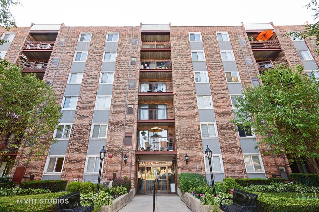 825 Pearson St. #6C, Des Plaines, IL 60016