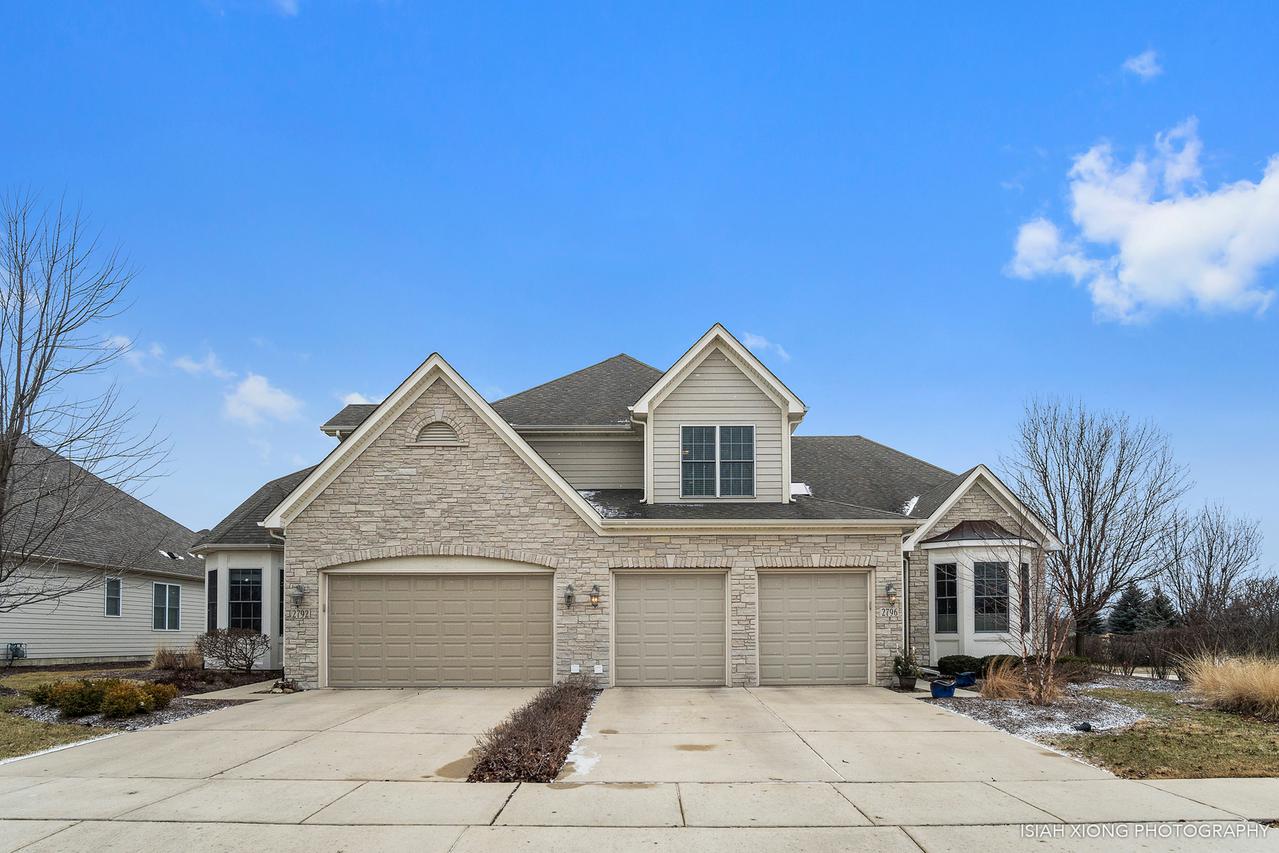2796 Nicole Cir., Aurora, IL 60502