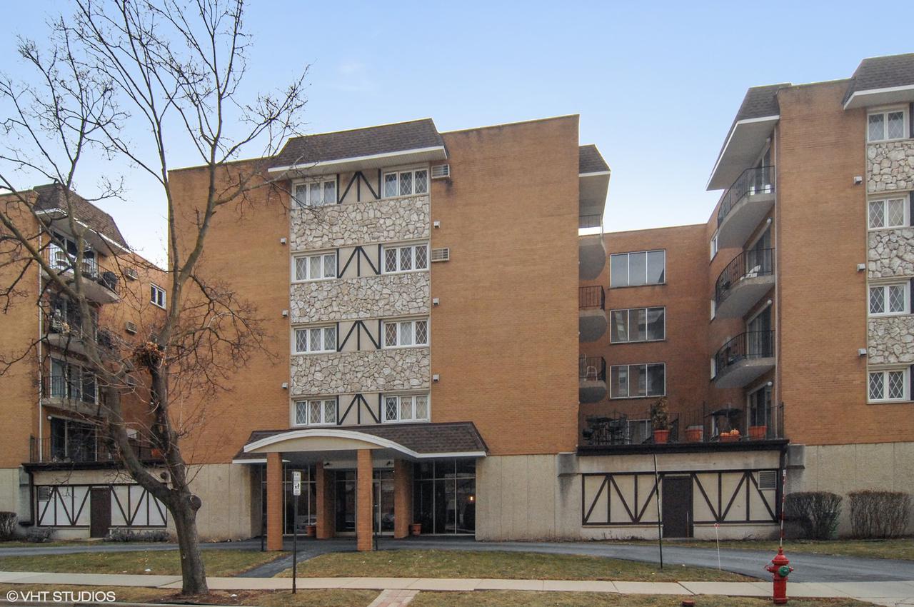 1633 River St. #4A, Des Plaines, IL 60016