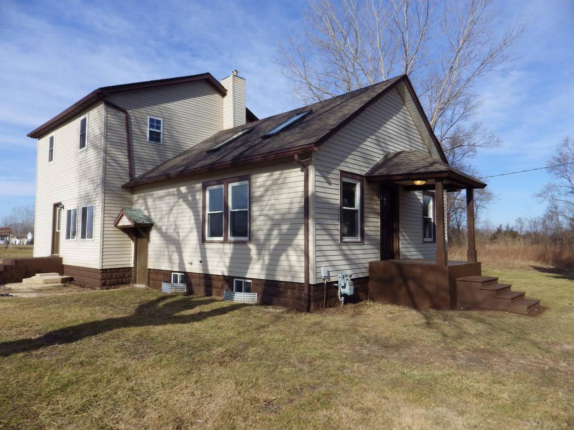 956 N Division St., Braidwood, IL 60408