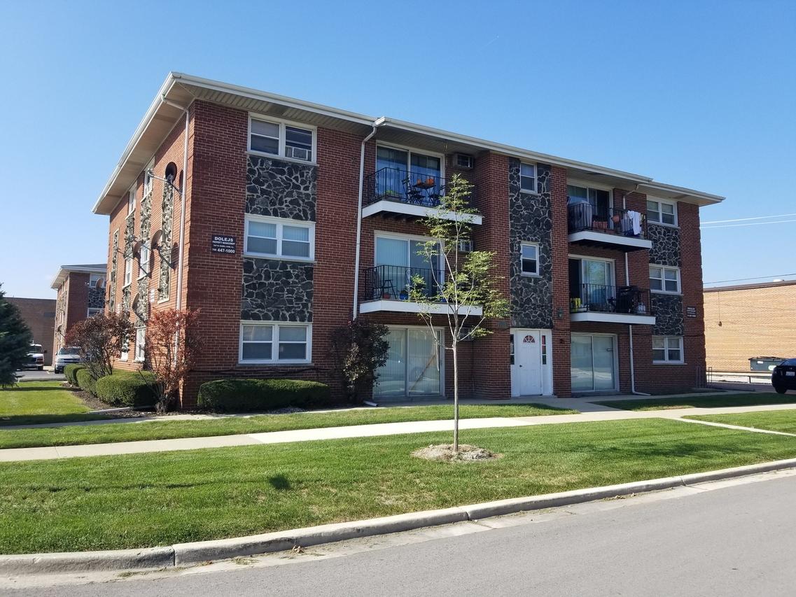 8302 47th St. #4, Lyons, IL 60534