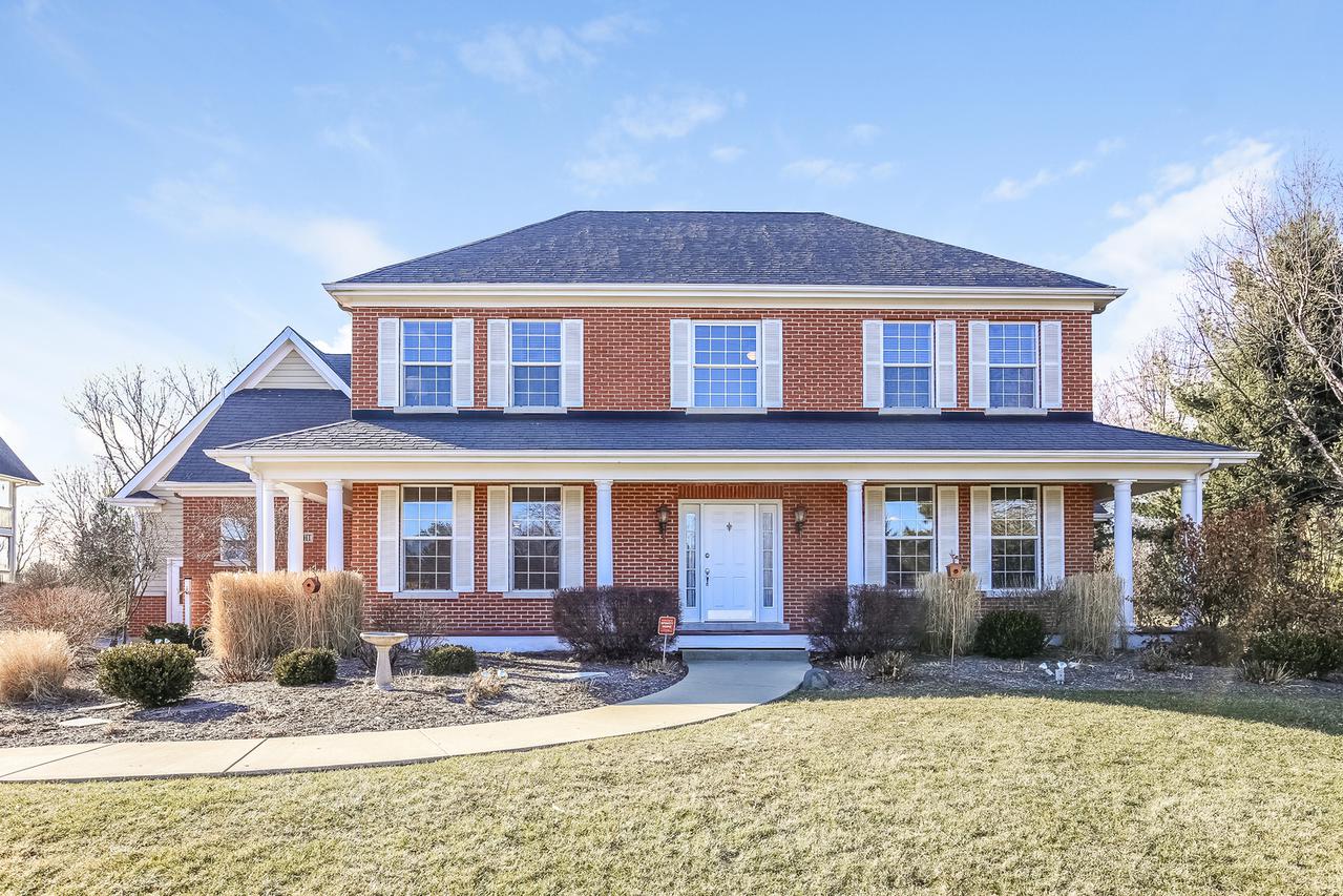 8 Fawn Ridge Dr., Oakwood Hills, IL 60013