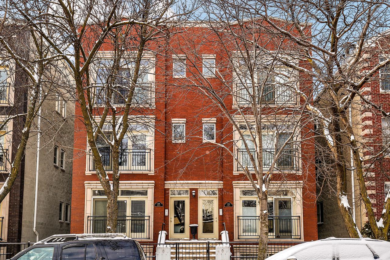 936 N Wood St. #1, Chicago, IL 60622