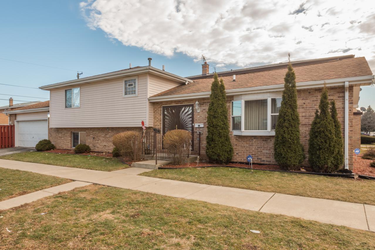 425 Prairie Ave., Calumet City, IL 60409