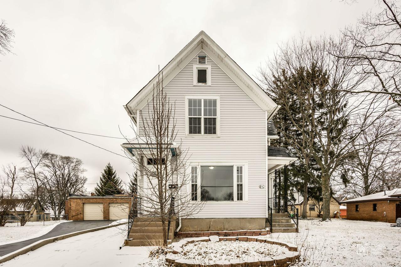 411 Mcclure Ave., Elgin, IL 60123