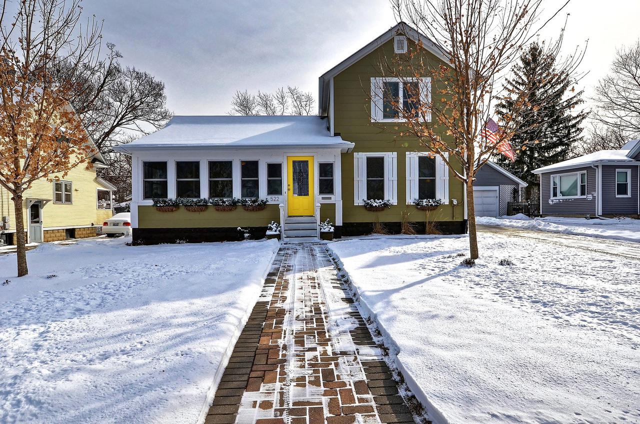 522 Cleveland Ave., Batavia, IL 60510