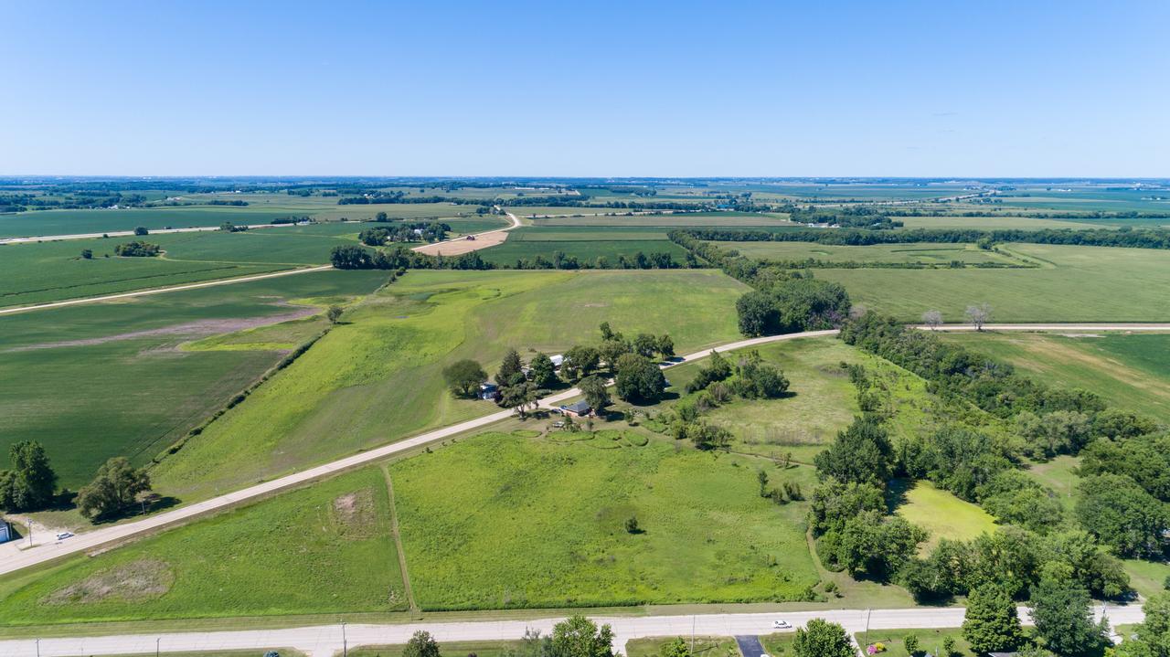 Moline Rd., Hillsdale, IL 61257