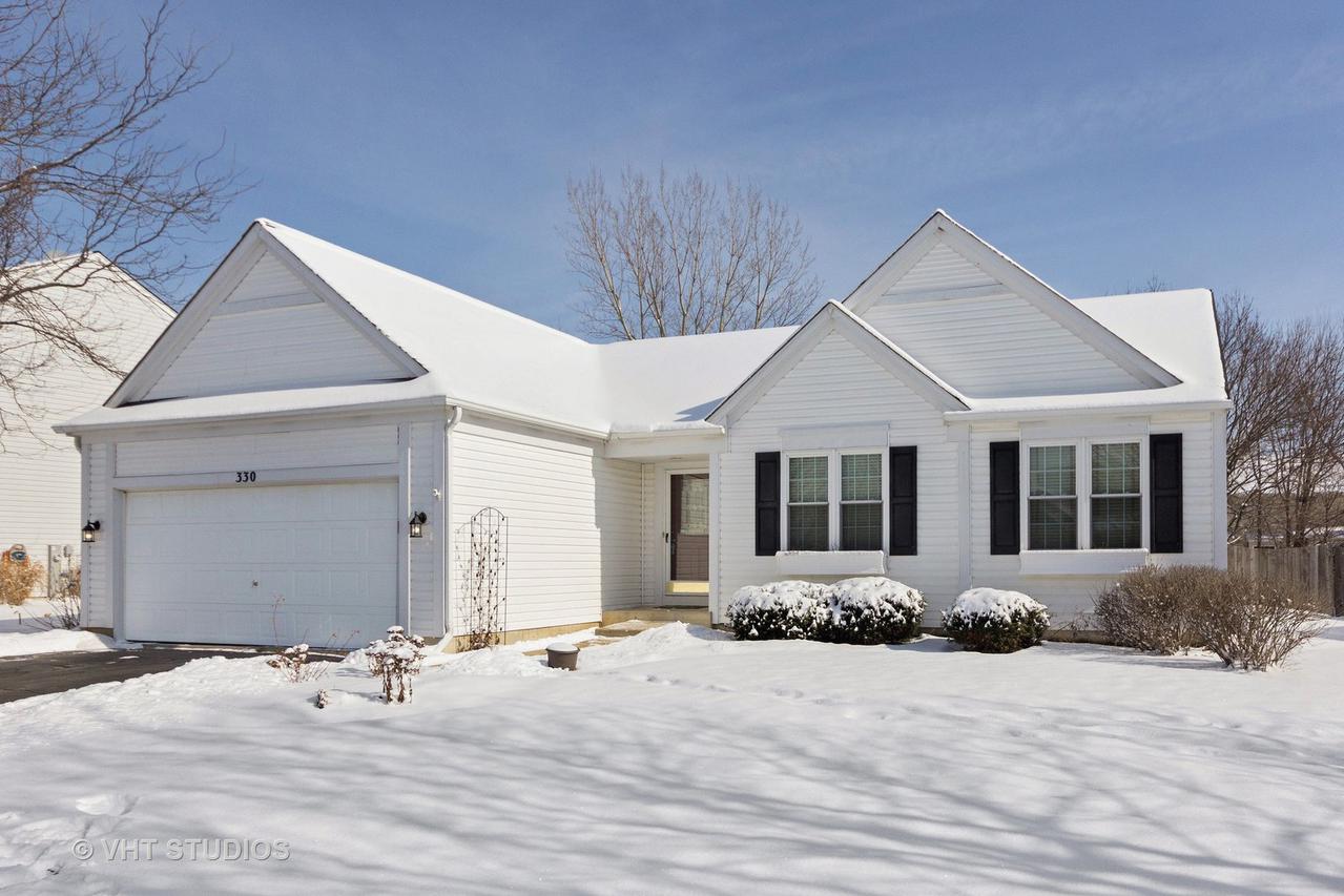 330 Persimmon Ln., Oswego, IL 60543