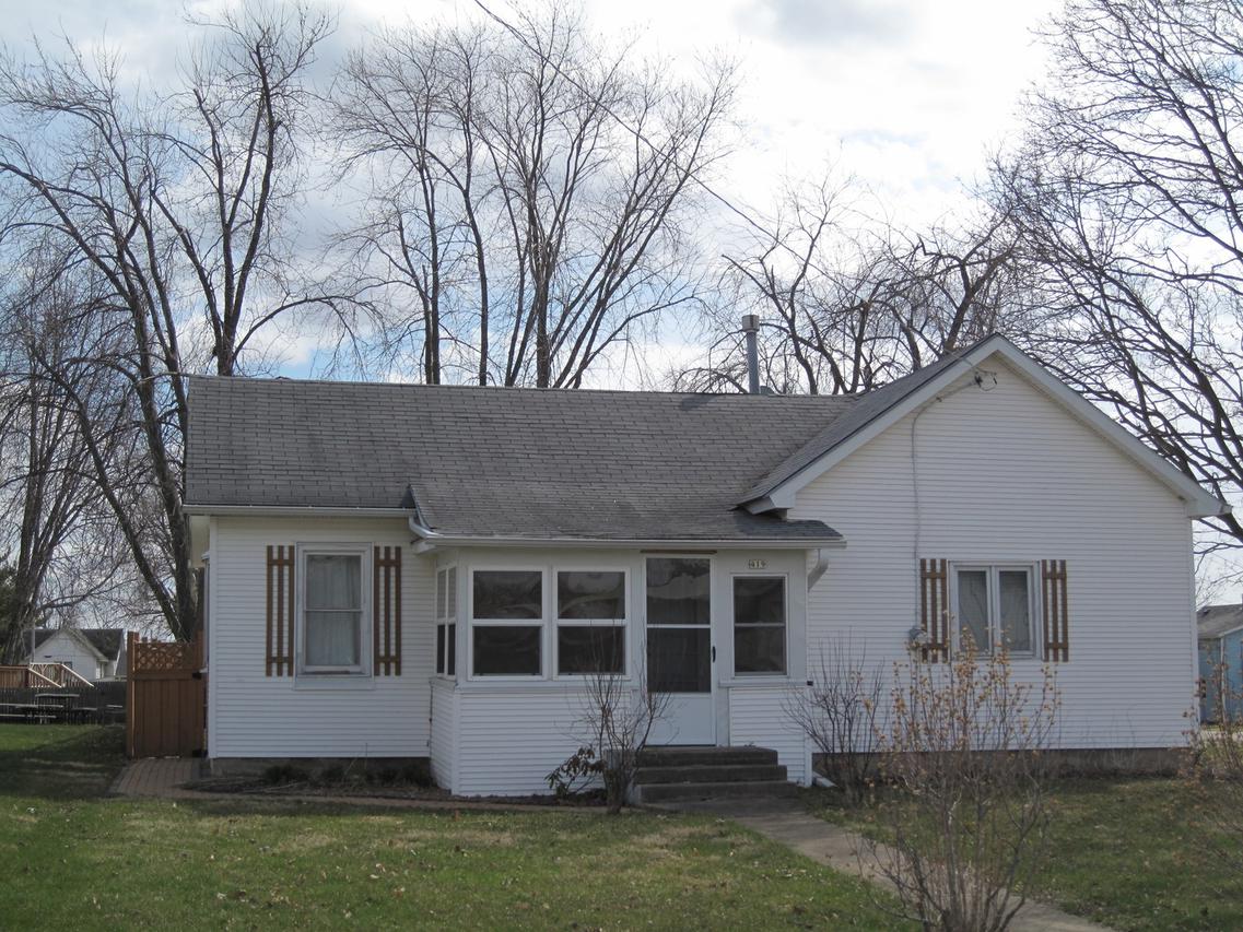 419 Clark St., Paw Paw, IL 61353