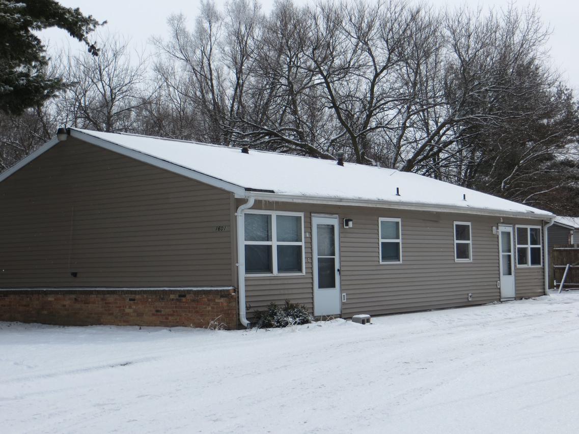 1601 Kings Way Dr., Champaign, IL 61821