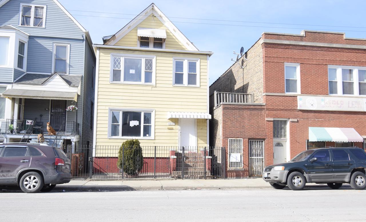 9804 S Avenue L Ave., Chicago, IL 60617