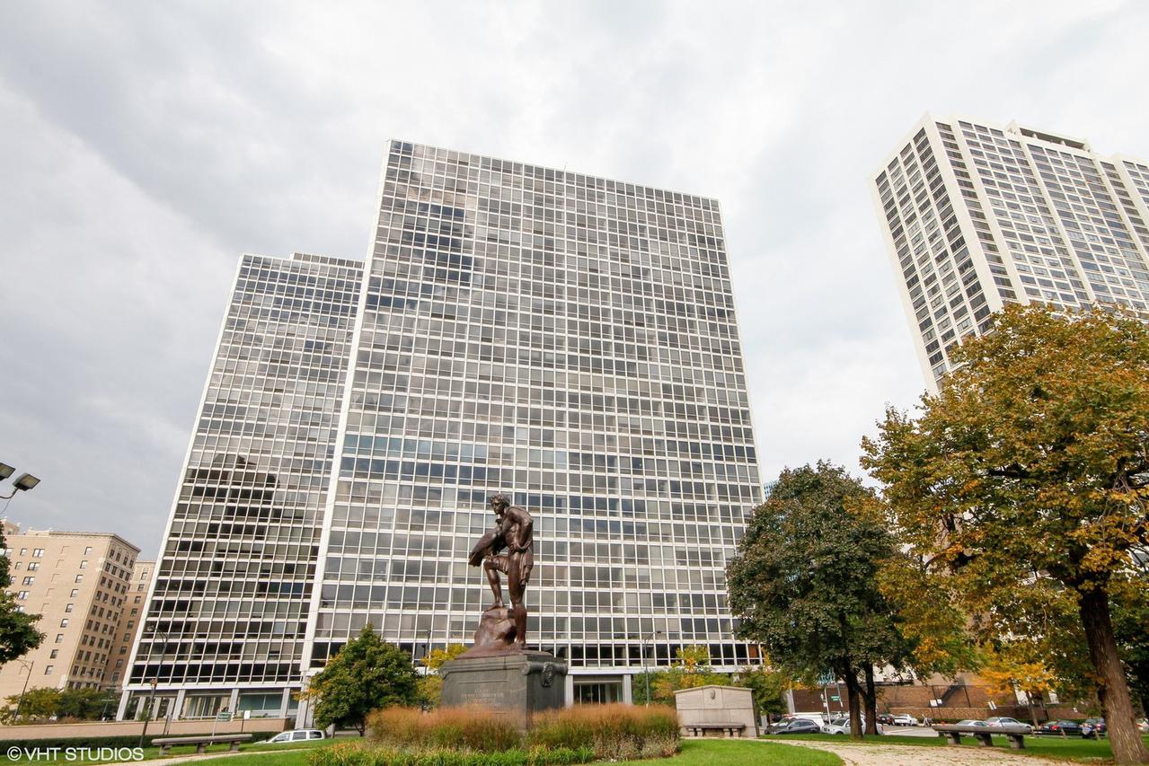 330 W Diversey Pkwy. #502, Chicago, IL 60657