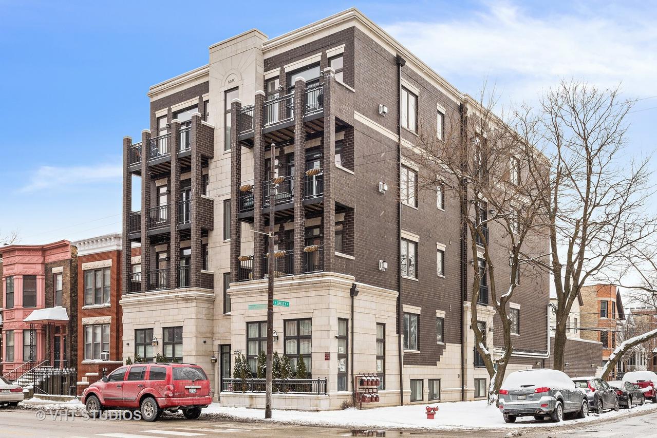 2257 W Belmont Ave. #4E, Chicago, IL 60618