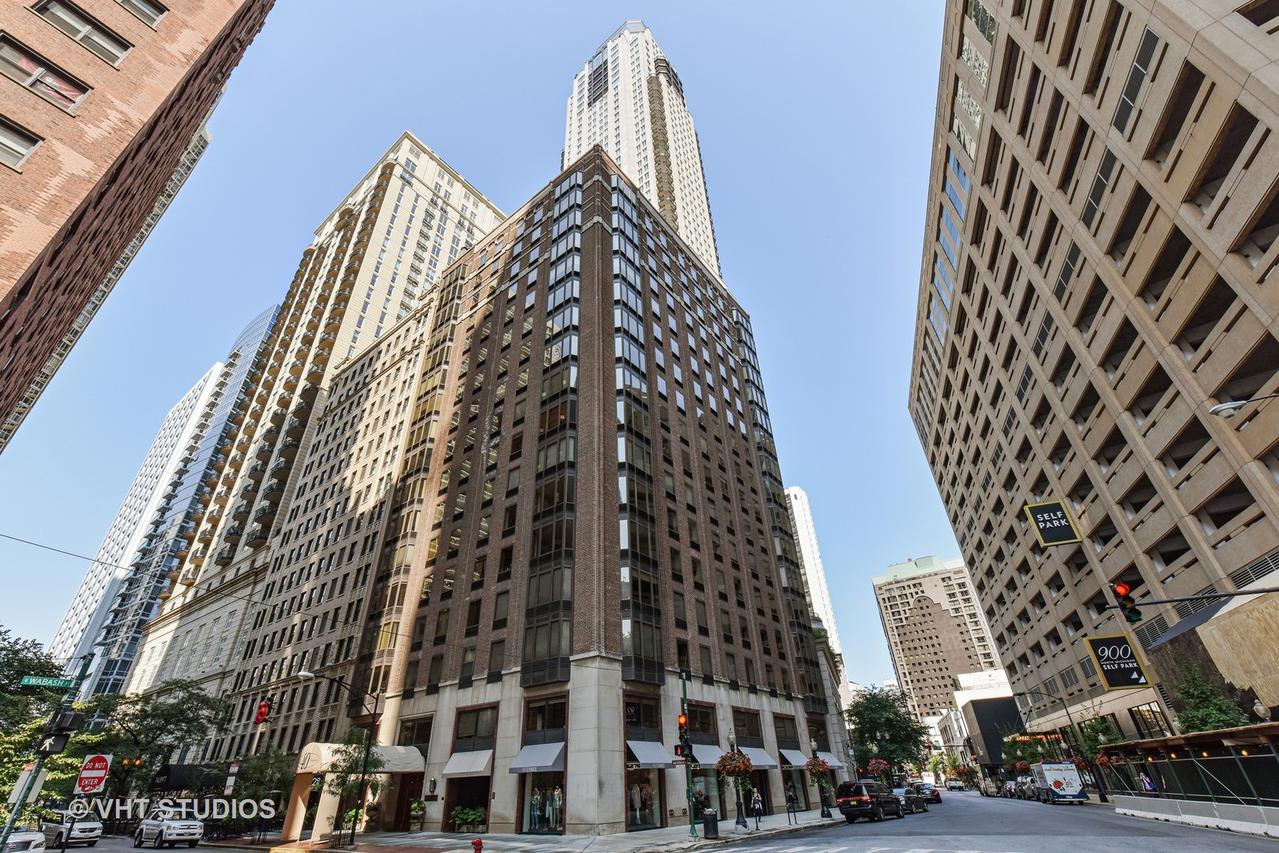 40 Delaware Pl. #801, Chicago, IL 60611