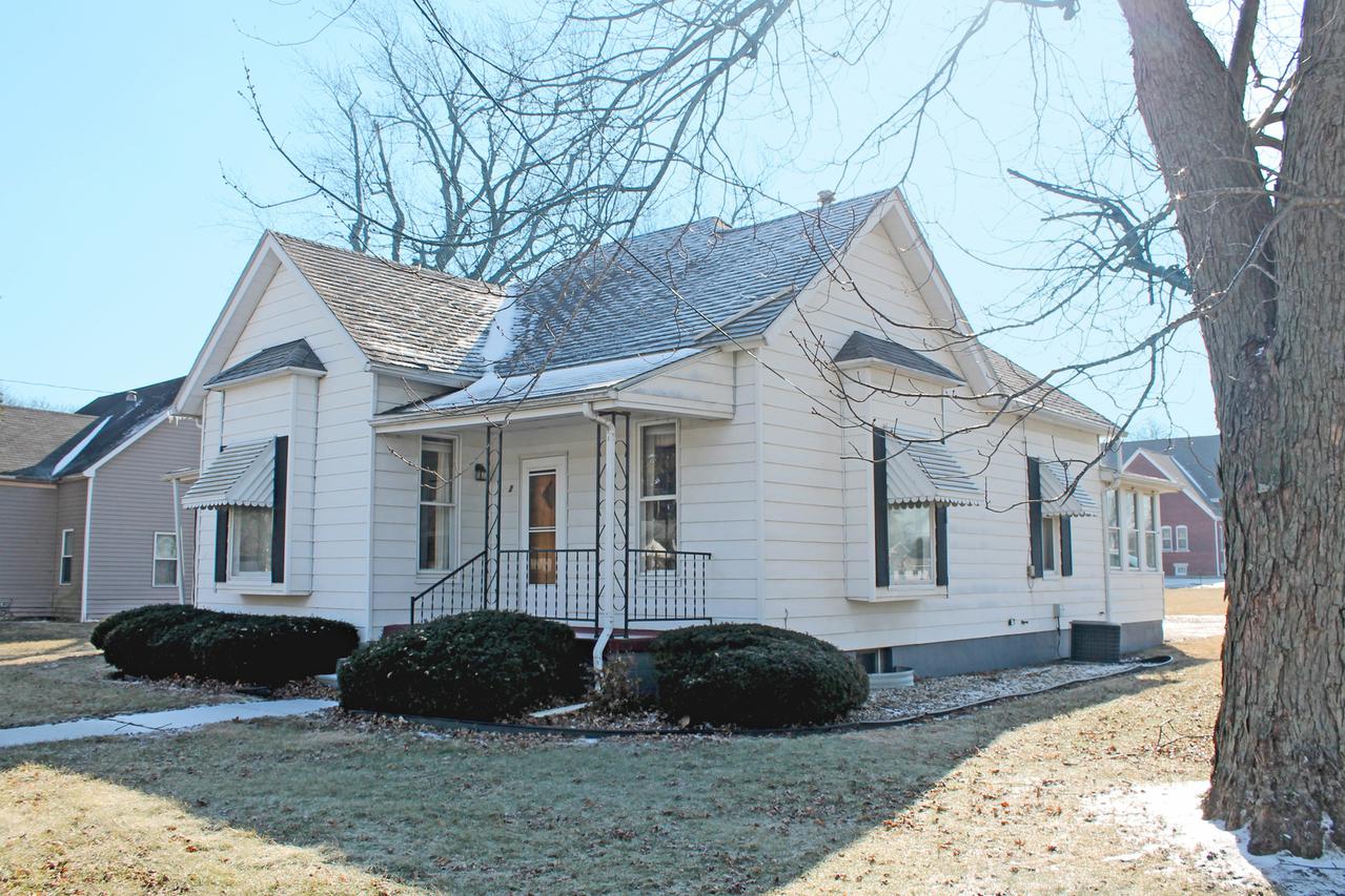 2 E South St., Bismark, IL 61814