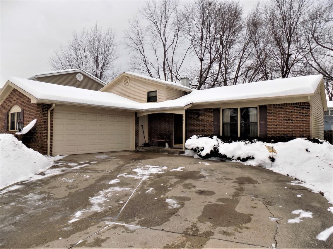 222 Selwyn Ln., Buffalo Grove, IL 60089