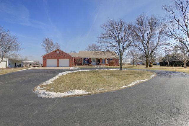 1260 Cr 2125 E, St. Joseph, IL 61873