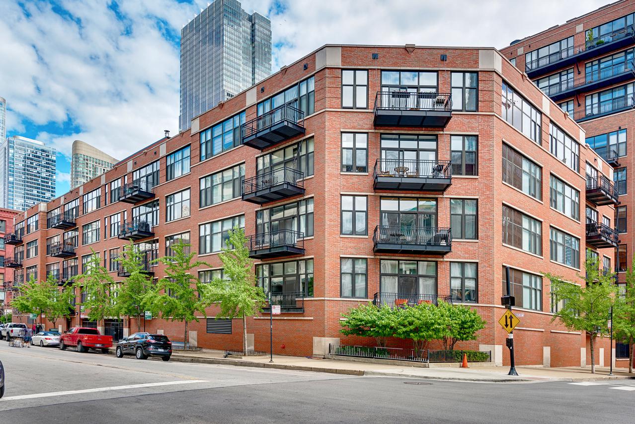 333 W Hubbard St. #1003, Chicago, IL 60654