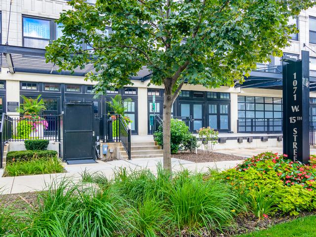 1071 W 15th St. #301, Chicago, IL 60608