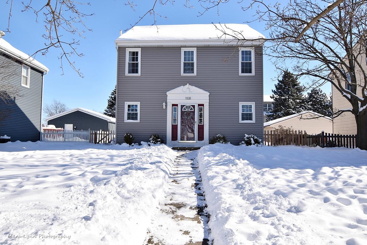 1108 Manchester Course, Geneva, IL 60134