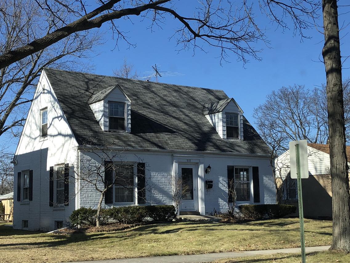 918 Webster Ln., Des Plaines, IL 60016