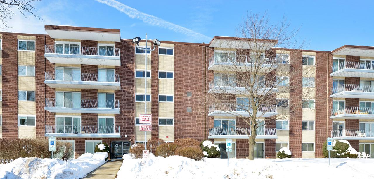 2900 Maple Ave. #18A, Downers Grove, IL 60515