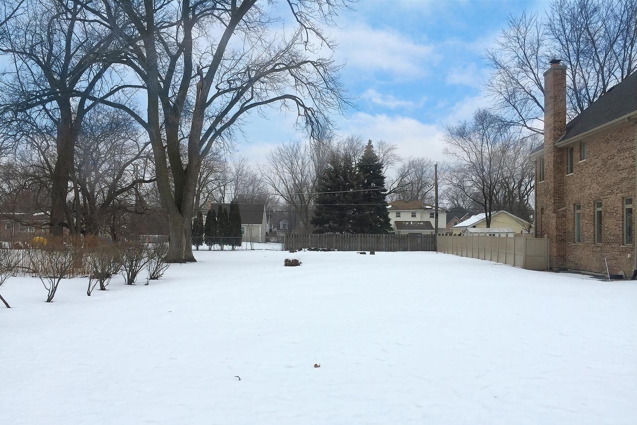 1738 Farwell Ave., Des Plaines, IL 60018