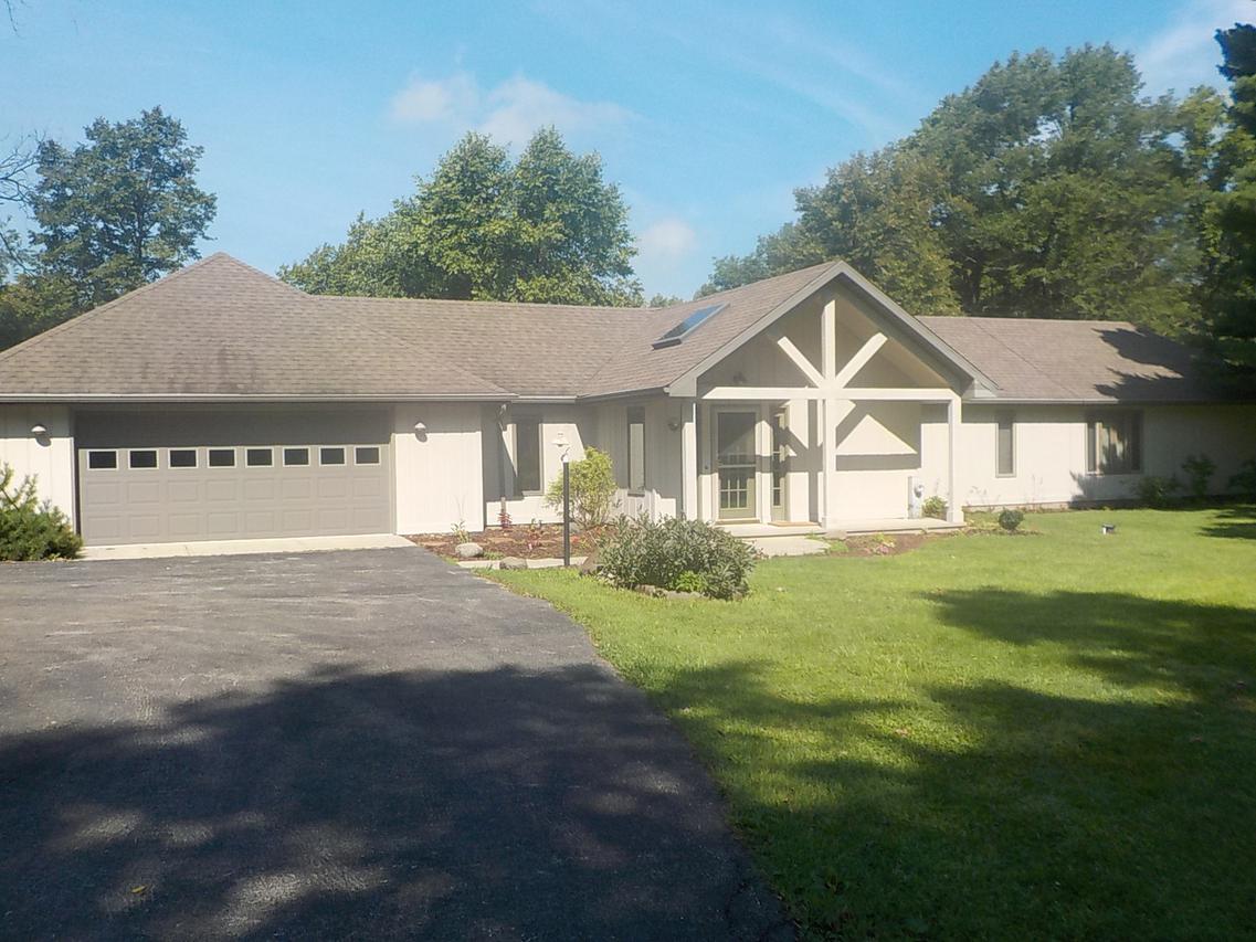 901 Melugins Grove Rd., Compton, IL 61318