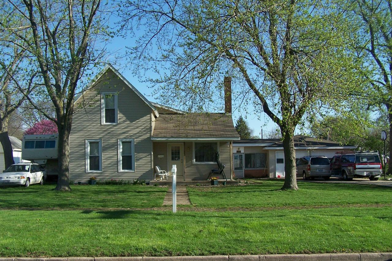415 E Jefferson St., Arcola, IL 61910