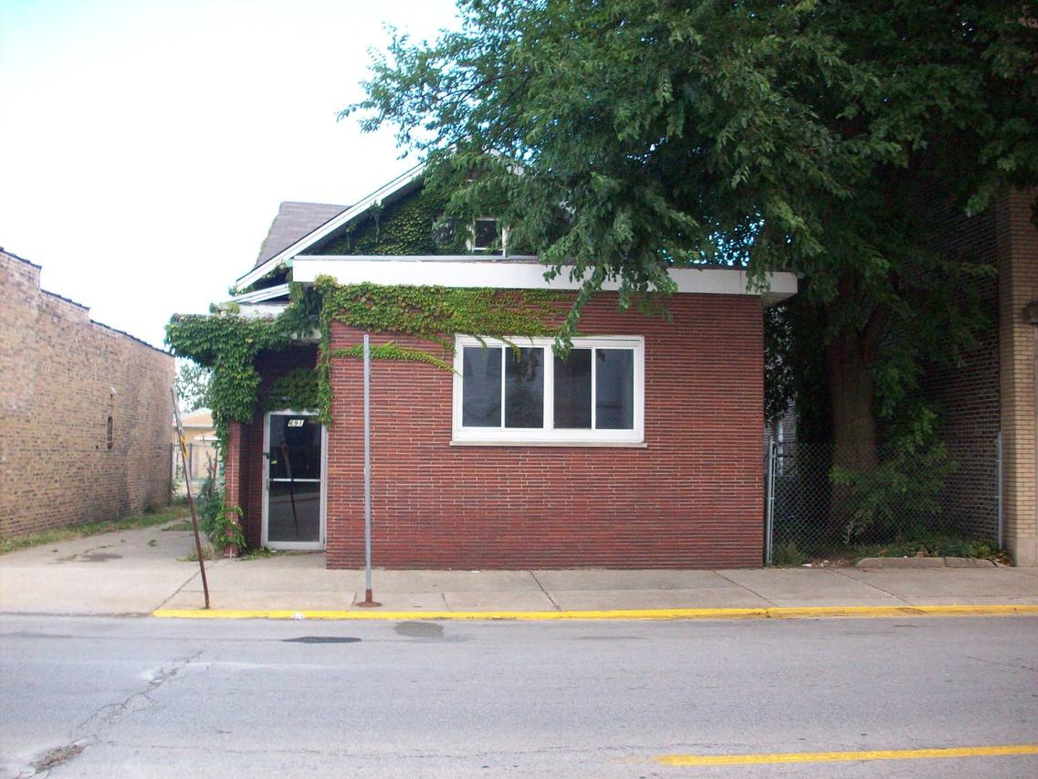 691 Wentworth Ave., Calumet City, IL 60409