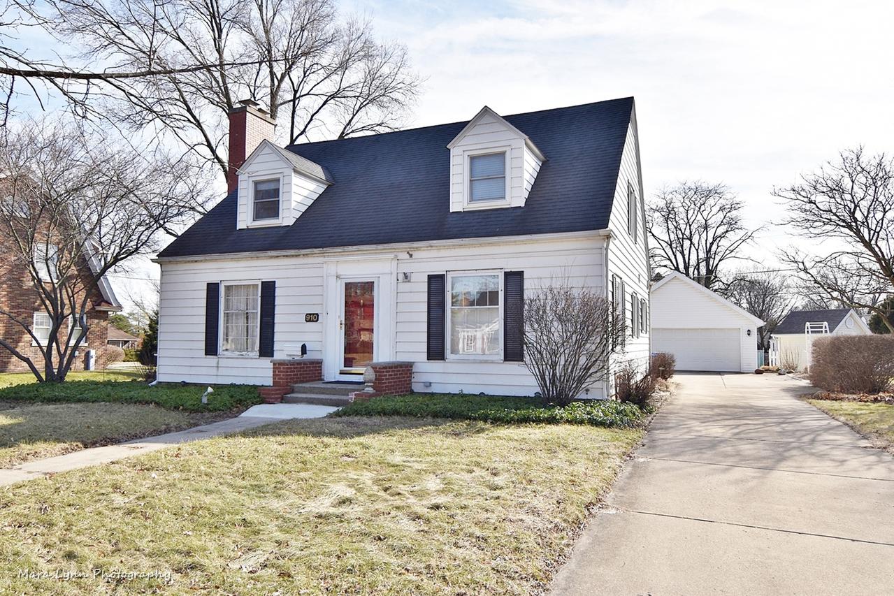 910 Kensington Pl., Aurora, IL 60506