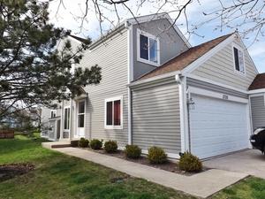 2720 Prairieview Ln., Aurora, IL 60504