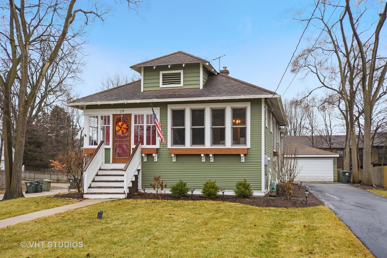 119 Waverly Rd., Barrington, IL 60010