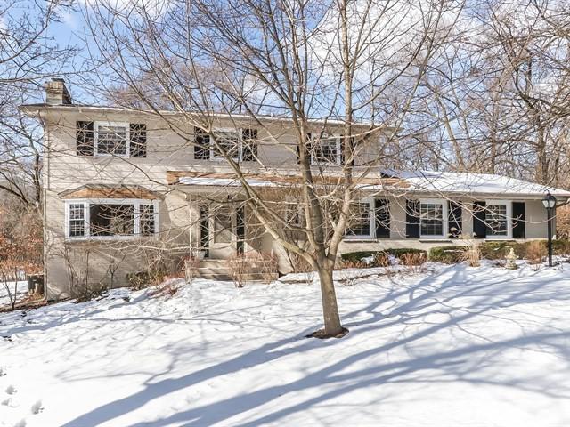 230 Bays Pl., Tower Lakes, IL 60010