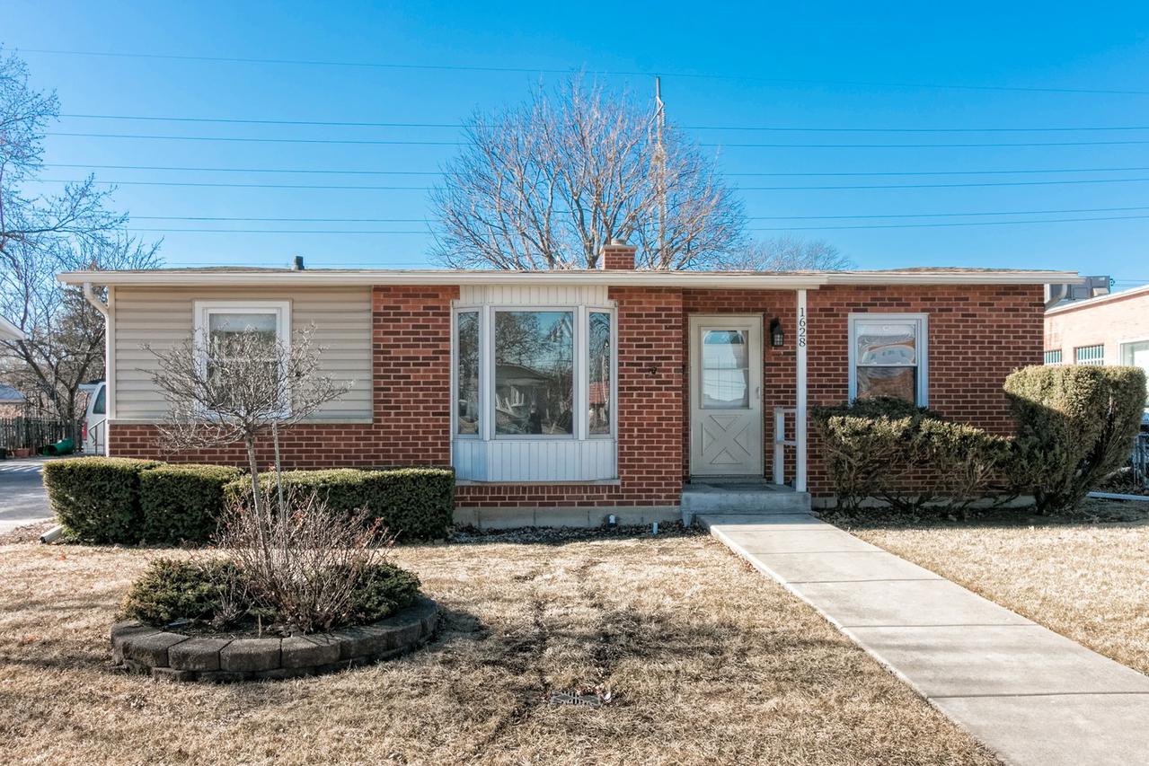 1628 S Chestnut St., Des Plaines, IL 60018