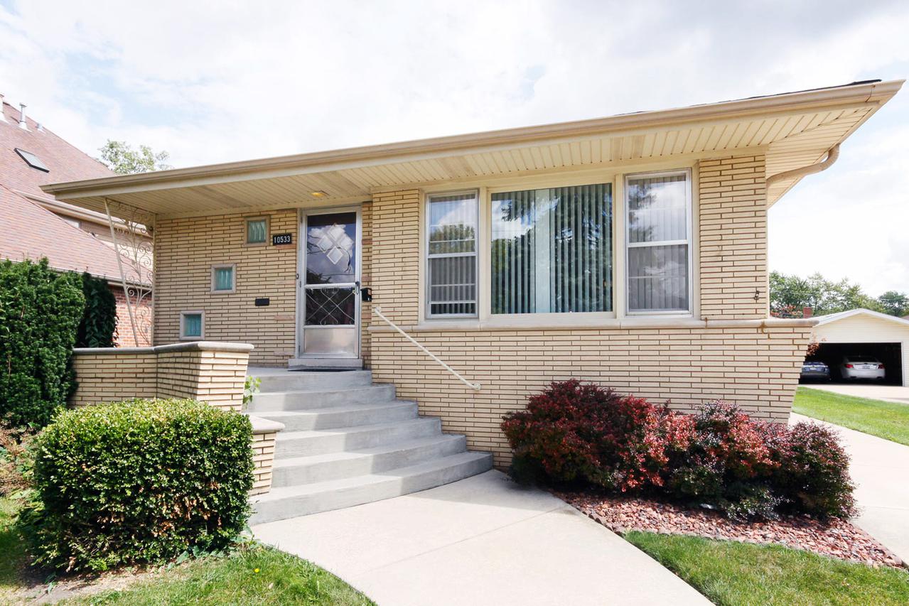 10533 S Kostner Ave., Oak Lawn, IL 60453