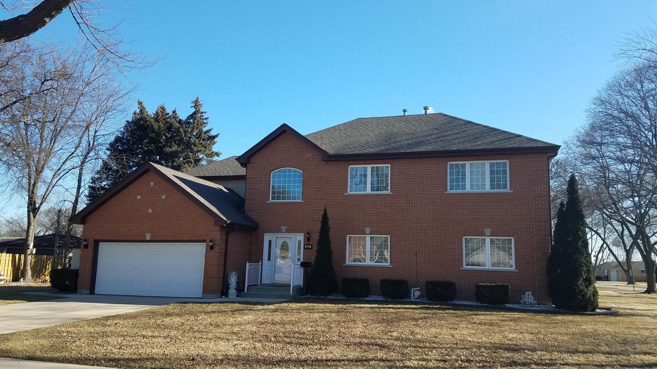 963 Leahy Cir., Des Plaines, IL 60016
