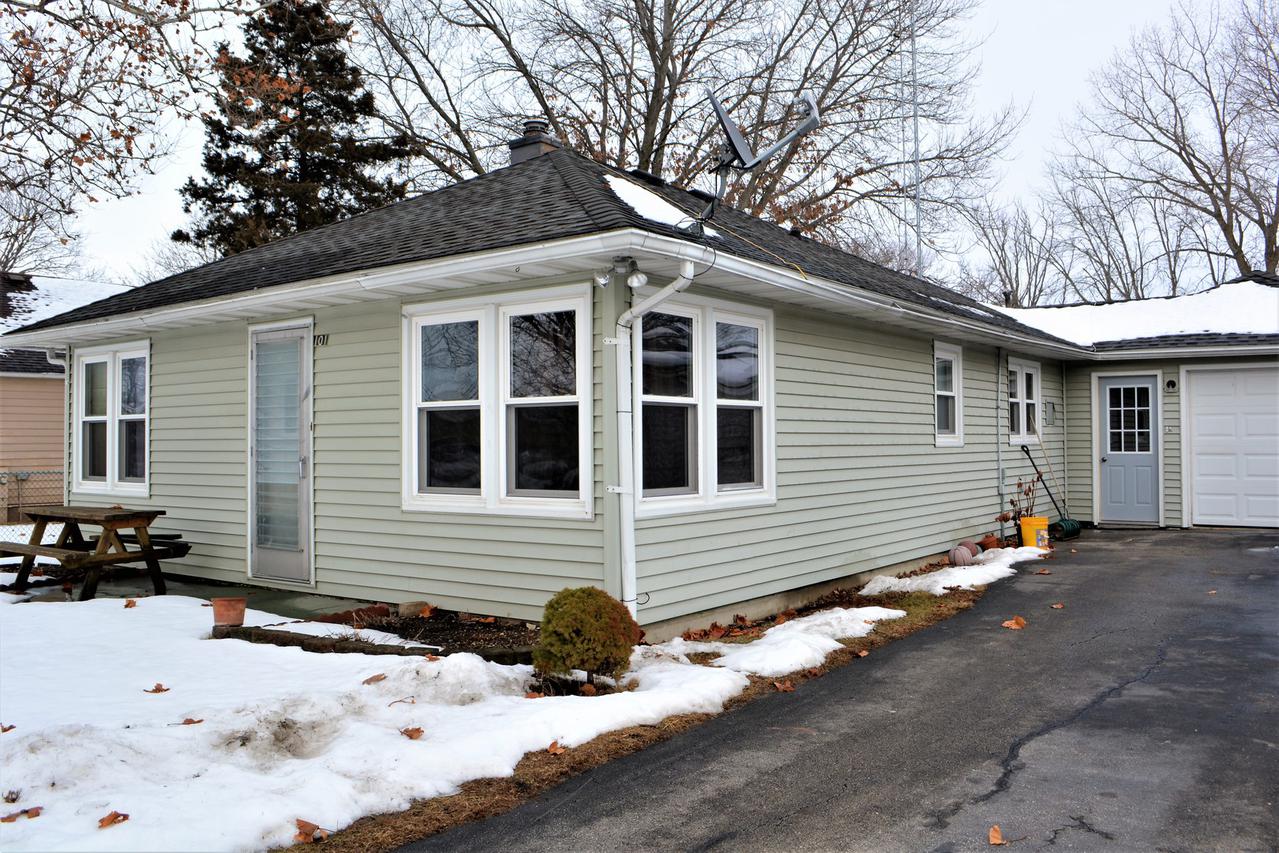 101 1st St., Kirkland, IL 60146