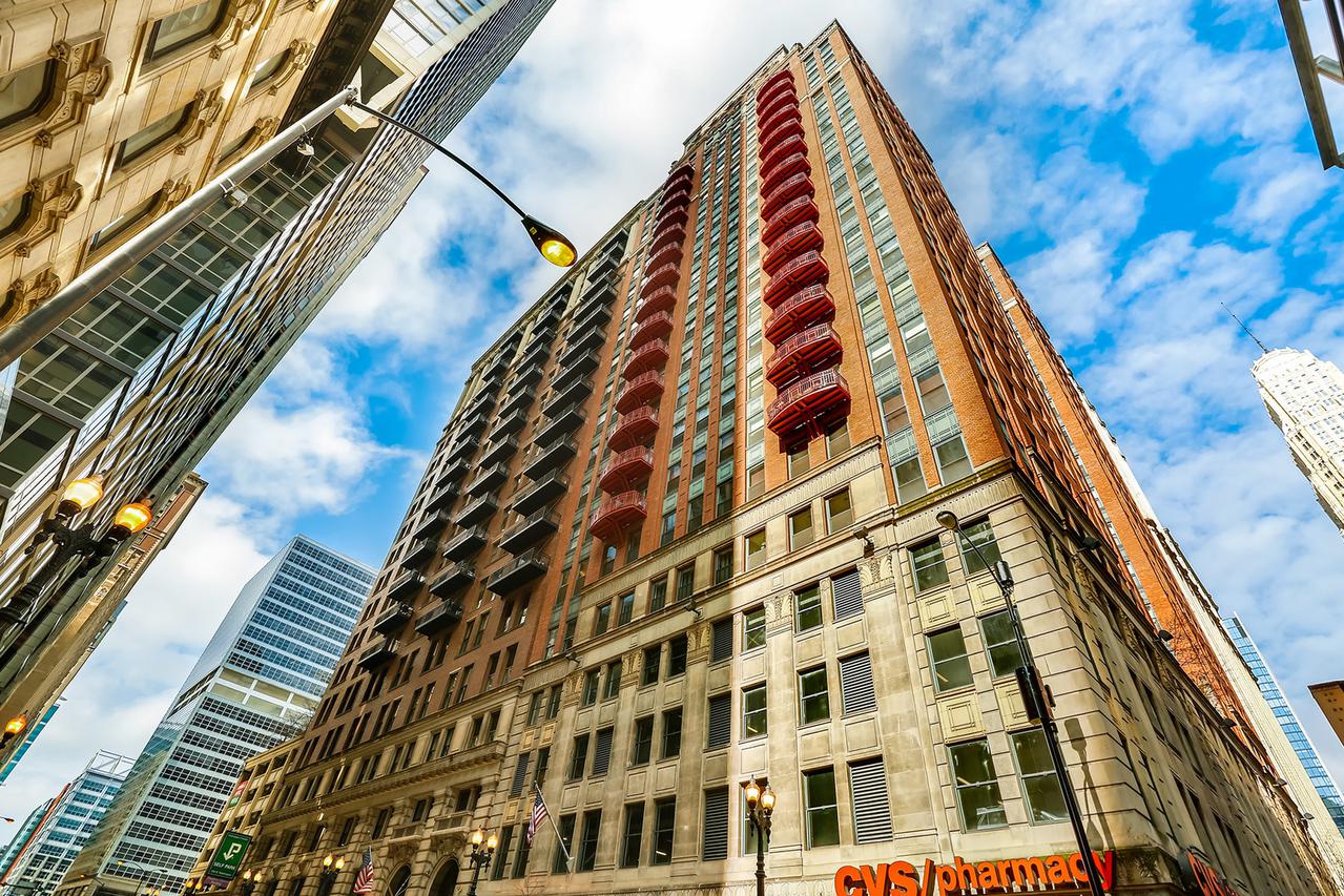 208 W Washington St. #1004, Chicago, IL 60606