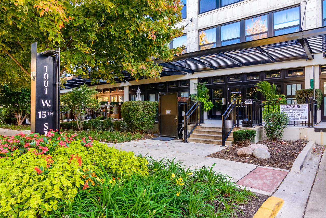 1001 W 15th St. #236, Chicago, IL 60608