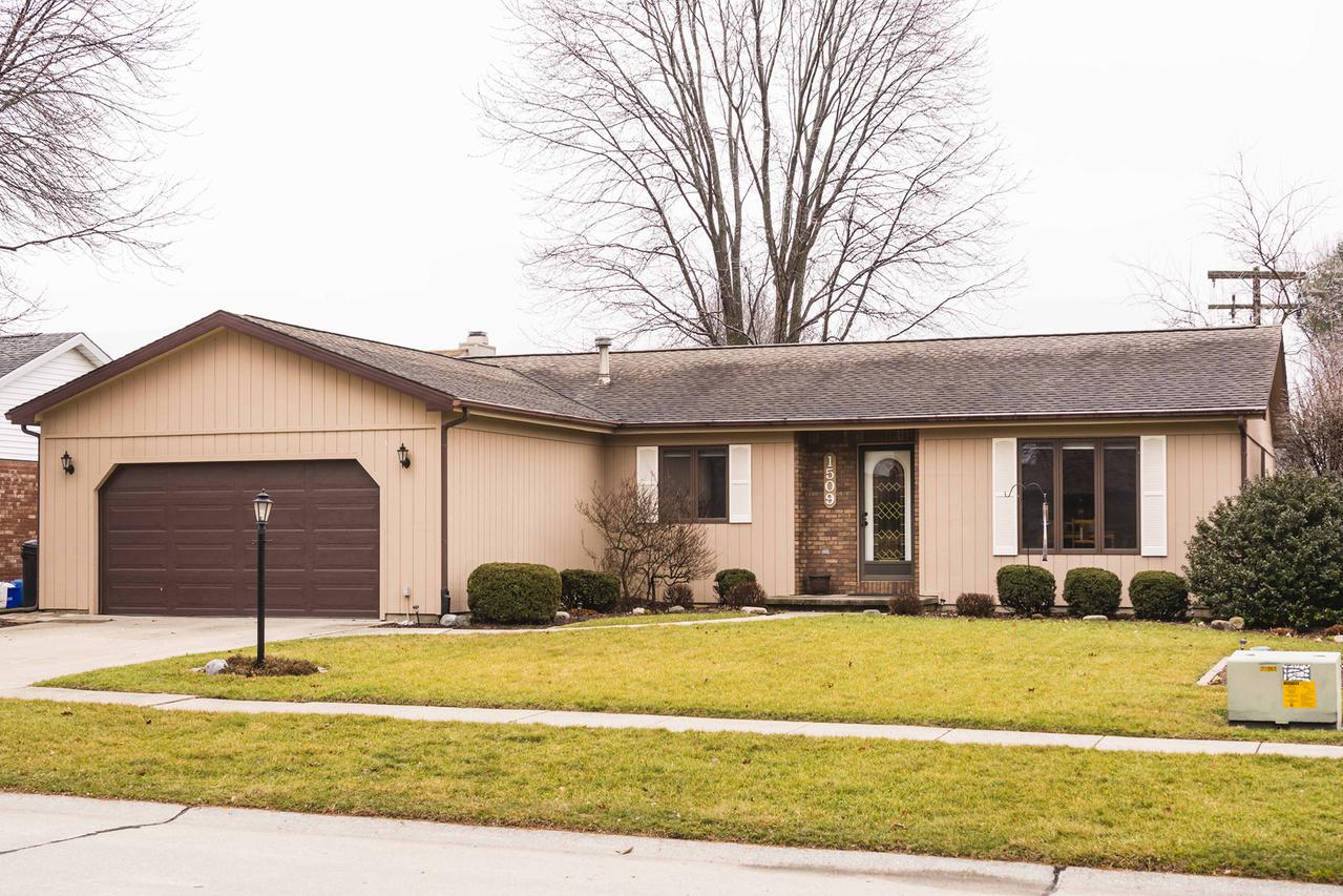 1509 Country Lake Dr., Champaign, IL 61821