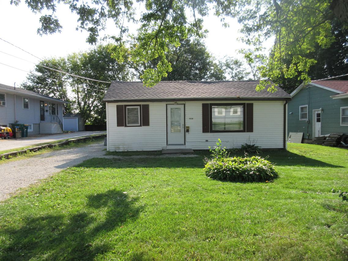 1038 Commercial St., Sycamore, IL 60178